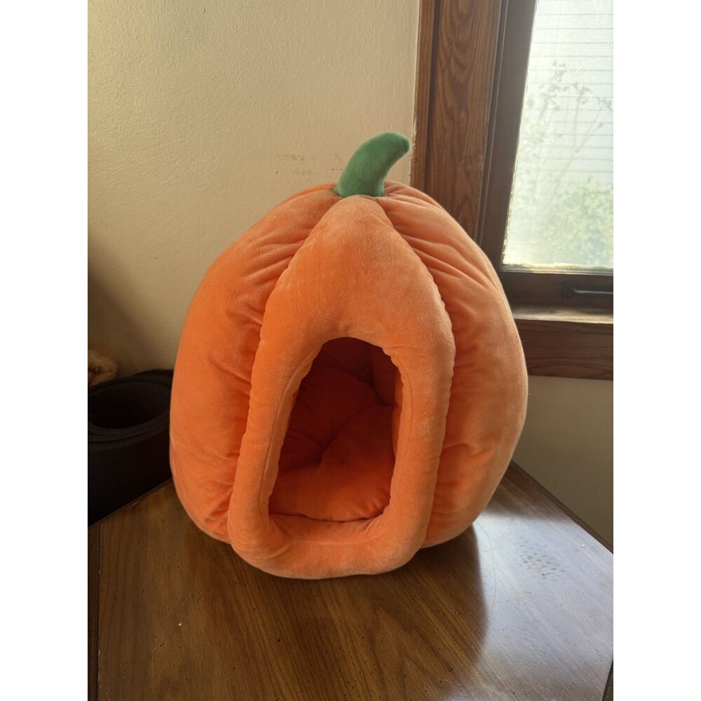 Pumpkin Cat Bed